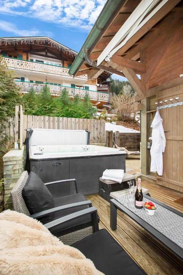 Chalet Muguet Gauche With Hot Tub Sleeps 10 Central Morzine Bagian luar foto